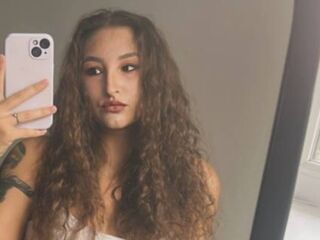 cam chatroom NicholMikrot