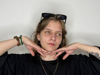 camgirl playing with sextoy PatrinaJeronimo