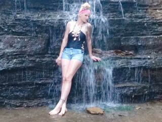 cam strip tease RachealDraco