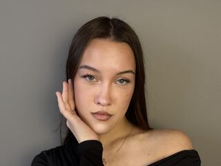 cam girl masturbating with vibrator RosannShrier