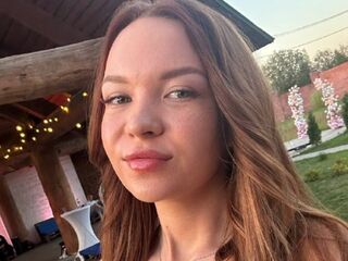 livesex cam girl SadeBergum