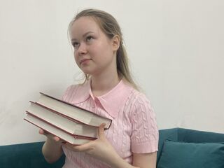 naked girl with webcam SandieSpataro