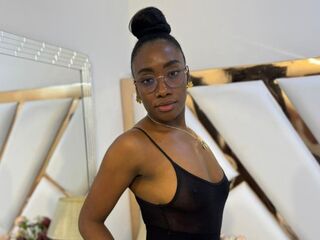 camgirl showing tits SelenaRoas