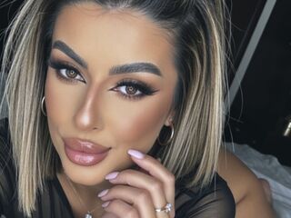 camgirl playing with sextoy SinnaRay
