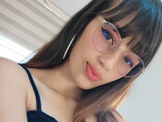 Kinky webcam girl YiyisMarthin