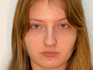 free online chat ZellaCarwin