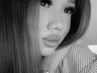 cam girl playing with vibrator ZellaRessler