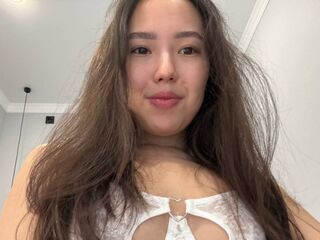naughty camgirl masturbating miiavixen